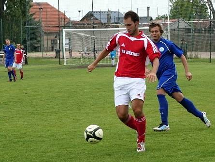 Hřebeč (v červeném) - Velká Dobrá 2:1. 