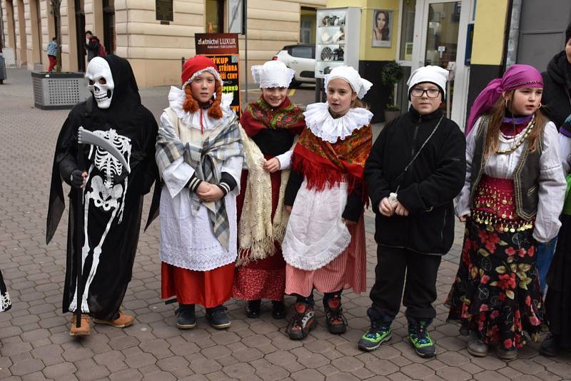 Masopust Základní školy ve Vašatově ulici v Kladně, 2020.