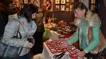 V Muzeu T. G. Masaryka v Lánech se v neděli konala vánoční prodejní výstava, která je návštěvníky vždy velmi vyhledávaná.