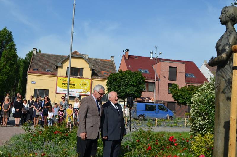 Lidickou tragédii si připomněli v kladenském gymnáziu.