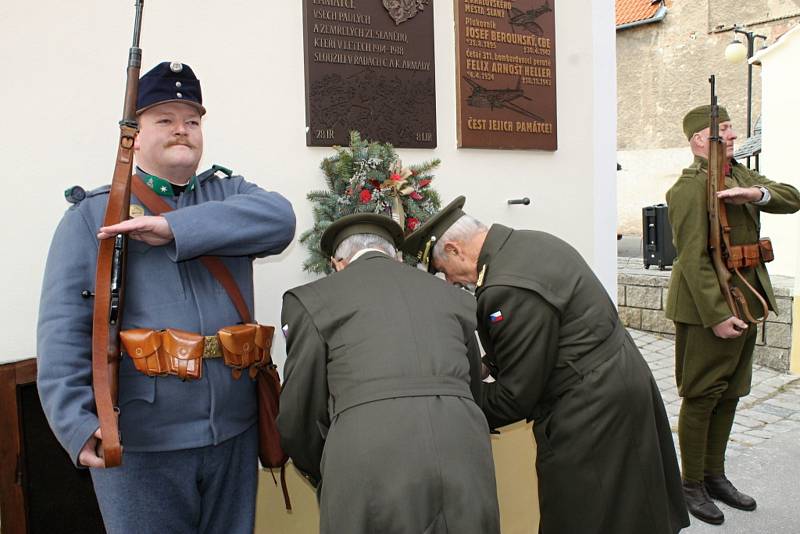 Pamětní desku věnovali obětem velké války.