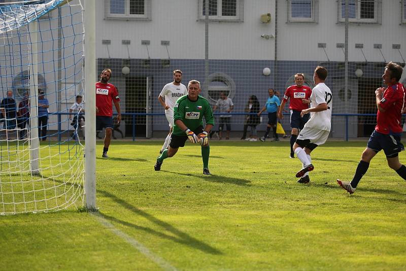 SK Braškov - Internacionálové ČR 3:2. Oslavy 90 let fotbalu na Braškově 