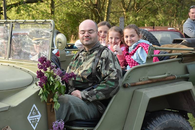 Rekonstrukce bojů z konce II. světové války. Rudá armáda opět osvobodila Brandýsek, k vidění byly téměř dvě stovky vojáků.