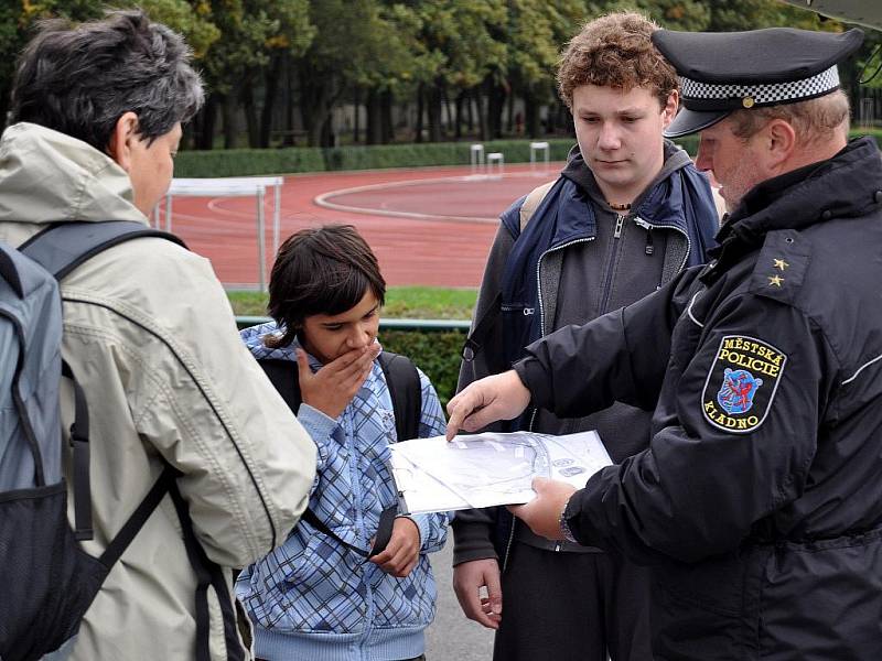 Jubilejního desátého ročníku soutěže O pohár ředitele Městské policie Kladno se zúčastnili zástupci 13 kladenských škol.