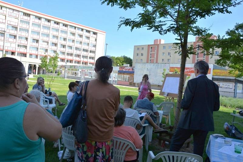 Další setkání vedení Kladna s občany se konalo na rozdělovském náměstí Jana Masaryka.