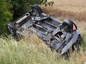 Vážná nedělní nehoda pěti vozidel u Třebíze.