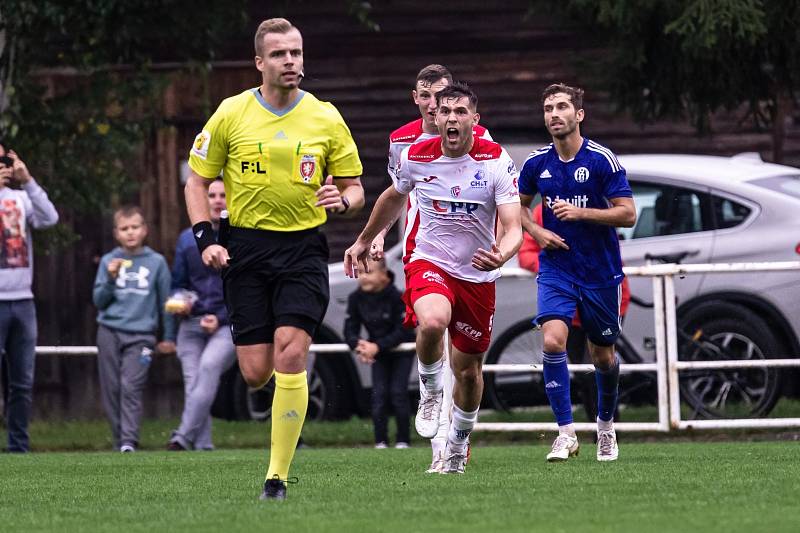 Pohárový šok: třetiligové Velvary (v modrém) vyřadily z MOL Cupu prvoligové Pardubice.