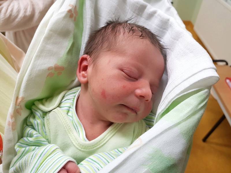 ŠIMON PELANT, ZVOLENĚVES. Narodil se 12. prosince  2017. Po porodu vážil 3,18 kg a měřil 50 cm. Rodiče jsou Aneta Pelantová a Václav Šafr. (porodnice Slaný)