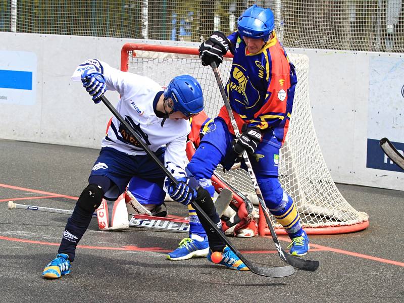 Do čtvrtfinále vstoupil Alpiq skvěle, vede nad Kert Parkem 2:0 na zápasy // Alpiq Kladno - Kert Park Praha 3:1, play off, CCM Extraliga hokejbalu 2014-2015, 26. 4. 2015