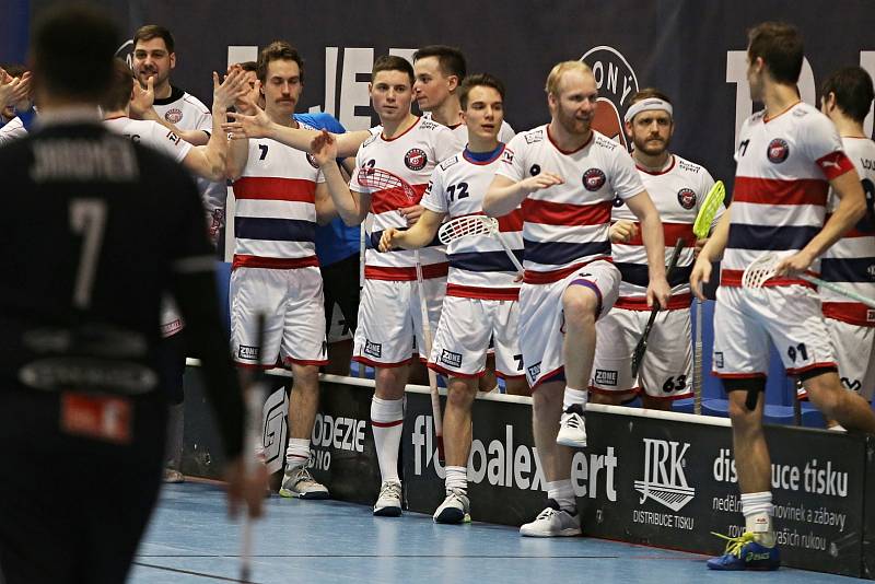 V odvětě čtvrtfinále play off kladenští Kanonýři porazili Jaroměř 10:3 a vyrovnali stav série na 1:1