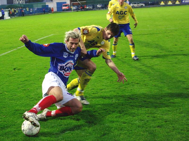 Fotbalisté SK Kladno mohou mít důvod k radosti. Město Kladno je nenechá na holičkách a pravděpodobně koupí fotbalový stadion Fr. Kloze. 