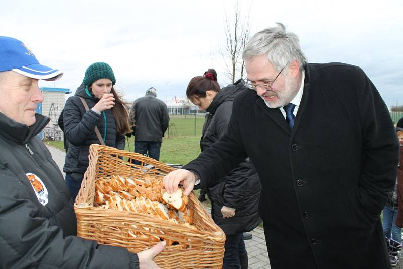 Přátelské setkání v aleji Ivo Rubíka a požehnání kameni