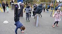 Ze slavnostního otevření parkourového a workoutového hřiště.