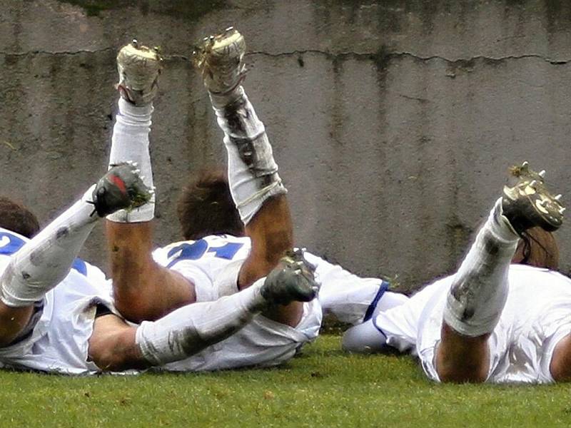 SK dnes zvítězilo a důvod k radosti je velký //  SK Kladno - Králův Dvůr  2:1 (0:1) , utkání 16 k. CFL. ligy 2011/12, hráno 26.11.2011