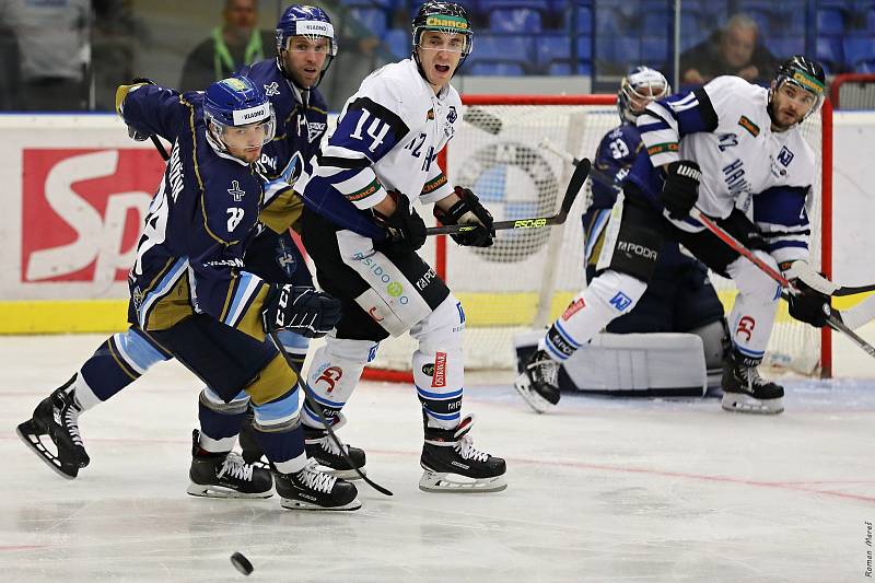 Kladno (v modrém) zdolalo Havířov po boji 3:2.