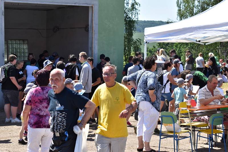 Den otevřených dveří na farmě společnosti Agra Řisuty v Ledcích.