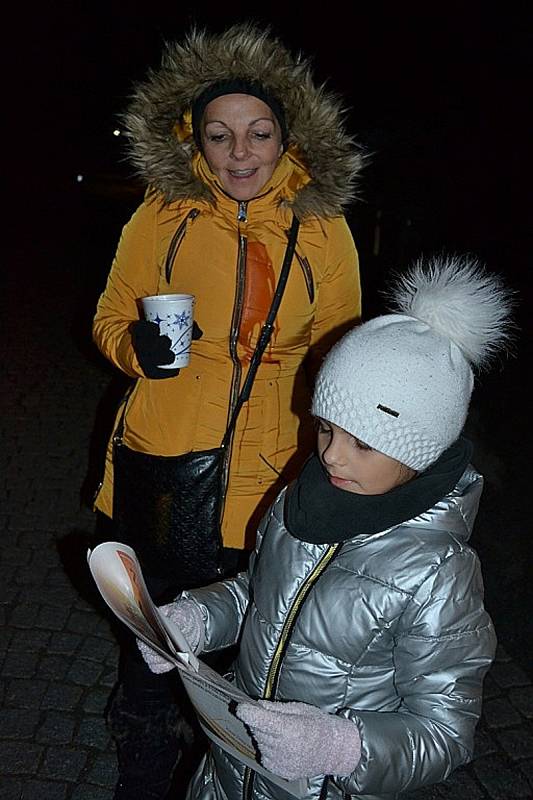 Kladensko zpívalo koledy s Deníkem také v Lánech.