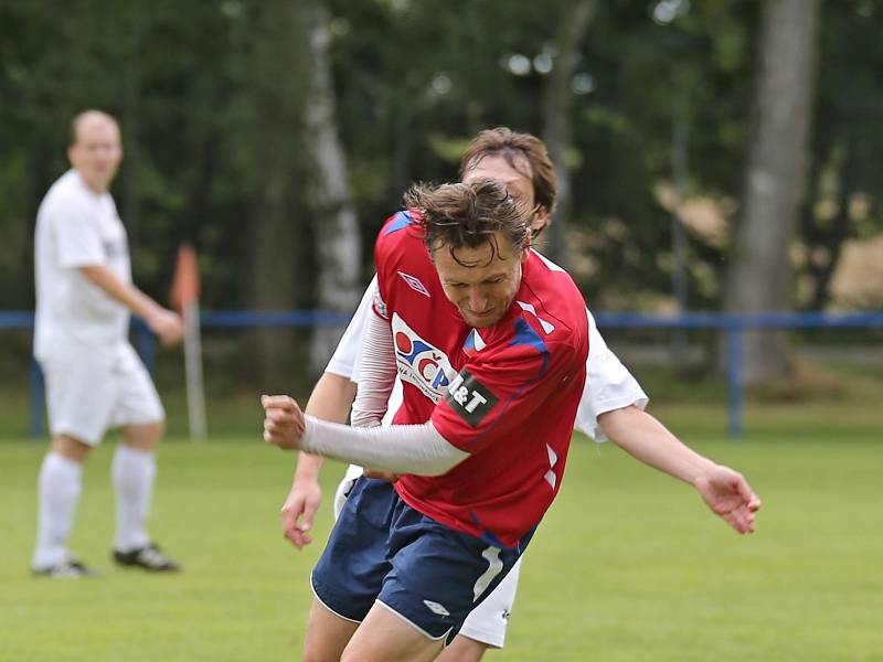 SK Braškov - Internacionálové ČR 3:2. Oslavy 90 let fotbalu na Braškově 