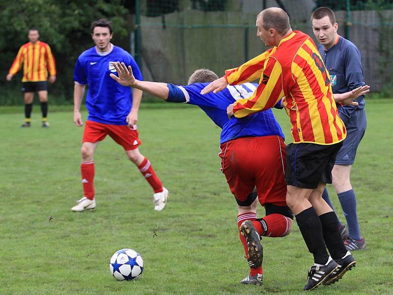 Finále  Lidického poháru 2011 svedlo k souboji domácí a Žehrovické (31.7.2011)