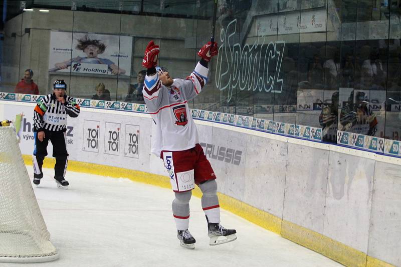 Kladenští hokejisté doma v Chomutově prohráli s Hradcem Králové 0:3.