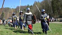 Na louce u Libušína se v sobotu rozhořela středověká bitva.
