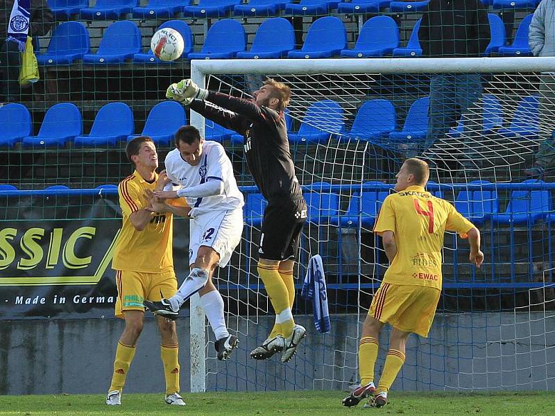 SK Kladno - FK Dukla Praha  0:2 (0:1) , utkání 12.k. 2. ligy 2010/11, hráno 17.10.2010