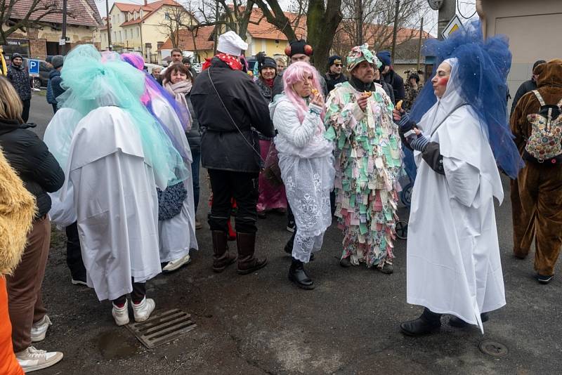 Tradiční masopust a zabijačka v Máslovicích.