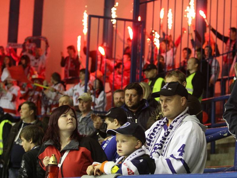 Euforie fanoušků postupující Mory // Rytíři Kladno - Mora Olomouc 2:1, baráž ELH 2013-2014 , 20. 4. 2014