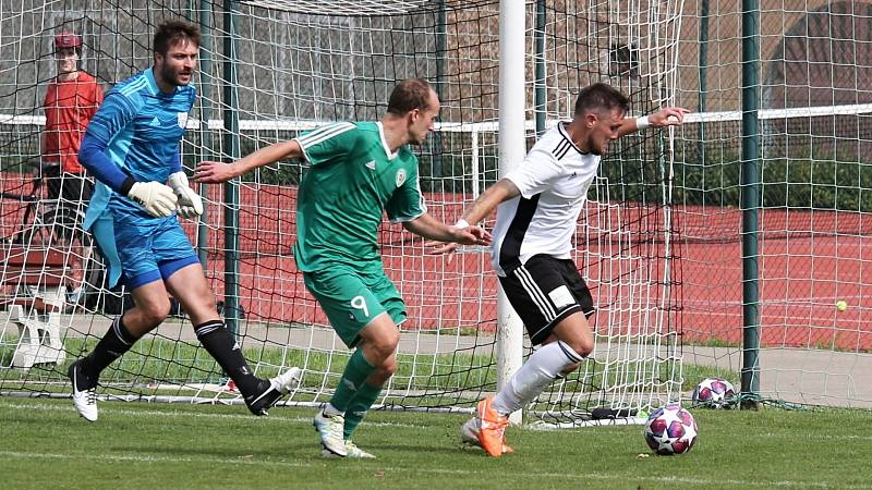 SK Hřebeč - TATRAN SEDLČANY 2:1 (1:1), KP 10. 9. 2022