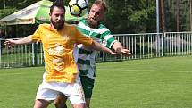 Tatran Rakovník (v zeleném) přehrál doma vedoucí Sokol Hostouň 2:1 na penalty.