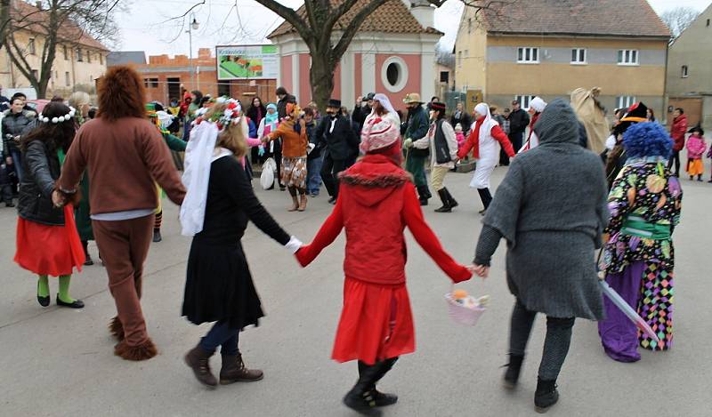 V Královicích u Slaného je masopust už roky milou tradicí