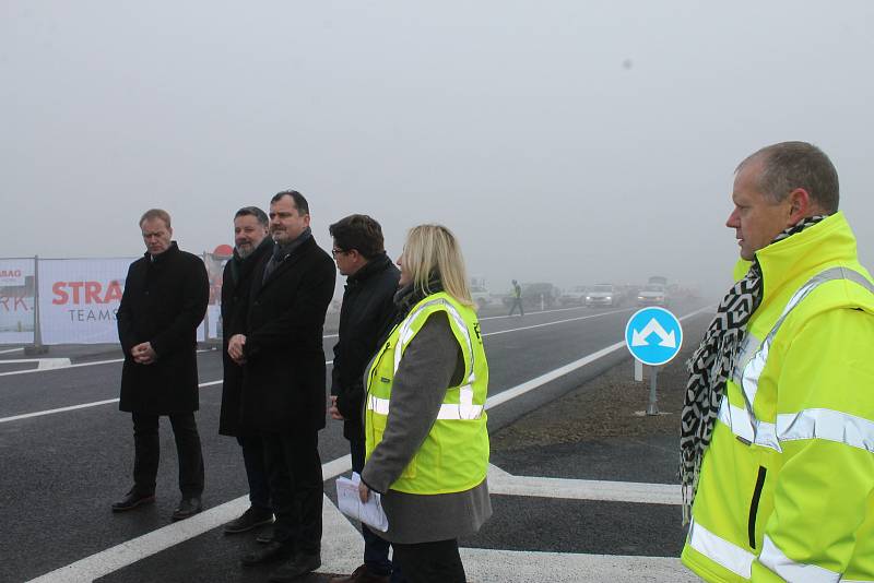 Slavnostní otevření I. dokončené etapy obchvatu Slaného se uskutečnilo 17. prosince 2019.