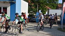 Již podeváté projíždí peloton cyklistické akce Na kole dětem, která pomůže onkologicky nemocných dětí, naší republikou.