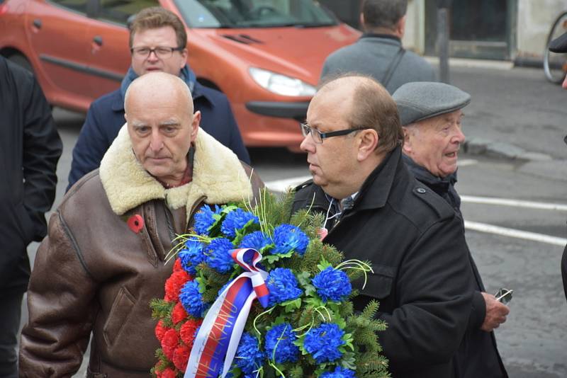 Vzpomínku na válečné veterány uctili také ve Slaném.