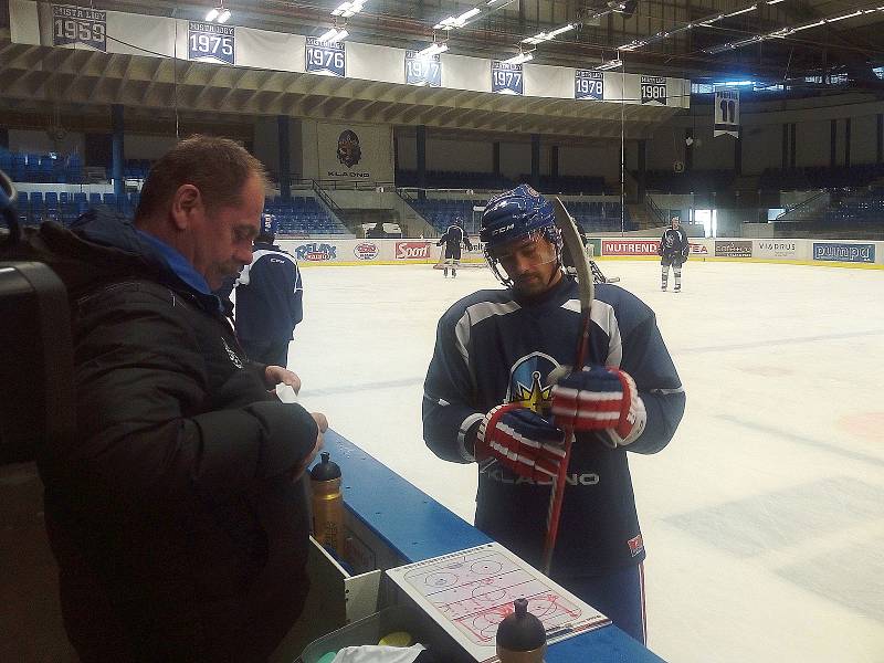 Tomáš Plekanec se vrátil do Česka a poprvé si zatrénoval s mateřským Kladnem. Kam povedou jeho hokejové kroky dál, to zatím neřekl.