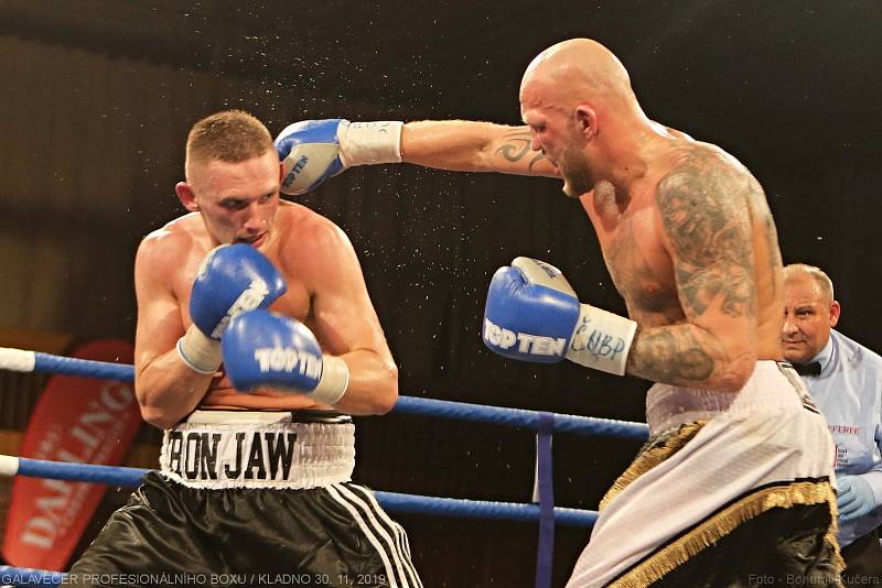 Stanislav Eschner vs Marek Andrýsek //  Galavečer profesionálního boxu BOXING LIVE / Kladno 30. 11. 2019