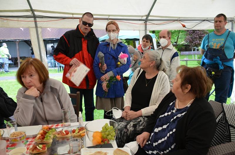 Zahradní slavnost, 21. narozeniny Domova dobré vůle Slunce v Nouzově.