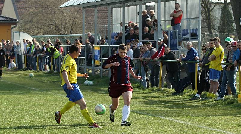 Záhadné nedělní odpoledne, Novo nasázelo 4 branky a Unhošť vyhrála 3:1 ... // TJ Unhošť - Tělovýchovná jednota NOVOMĚSTSKÝ Kladno 3:1  , utkání I.B, tř. 2013/14, hráno 30.3.2014