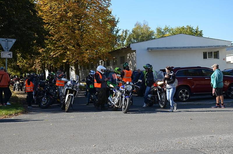 Poslední zahřátí výfuků uspořádali stochovští motorkáři.