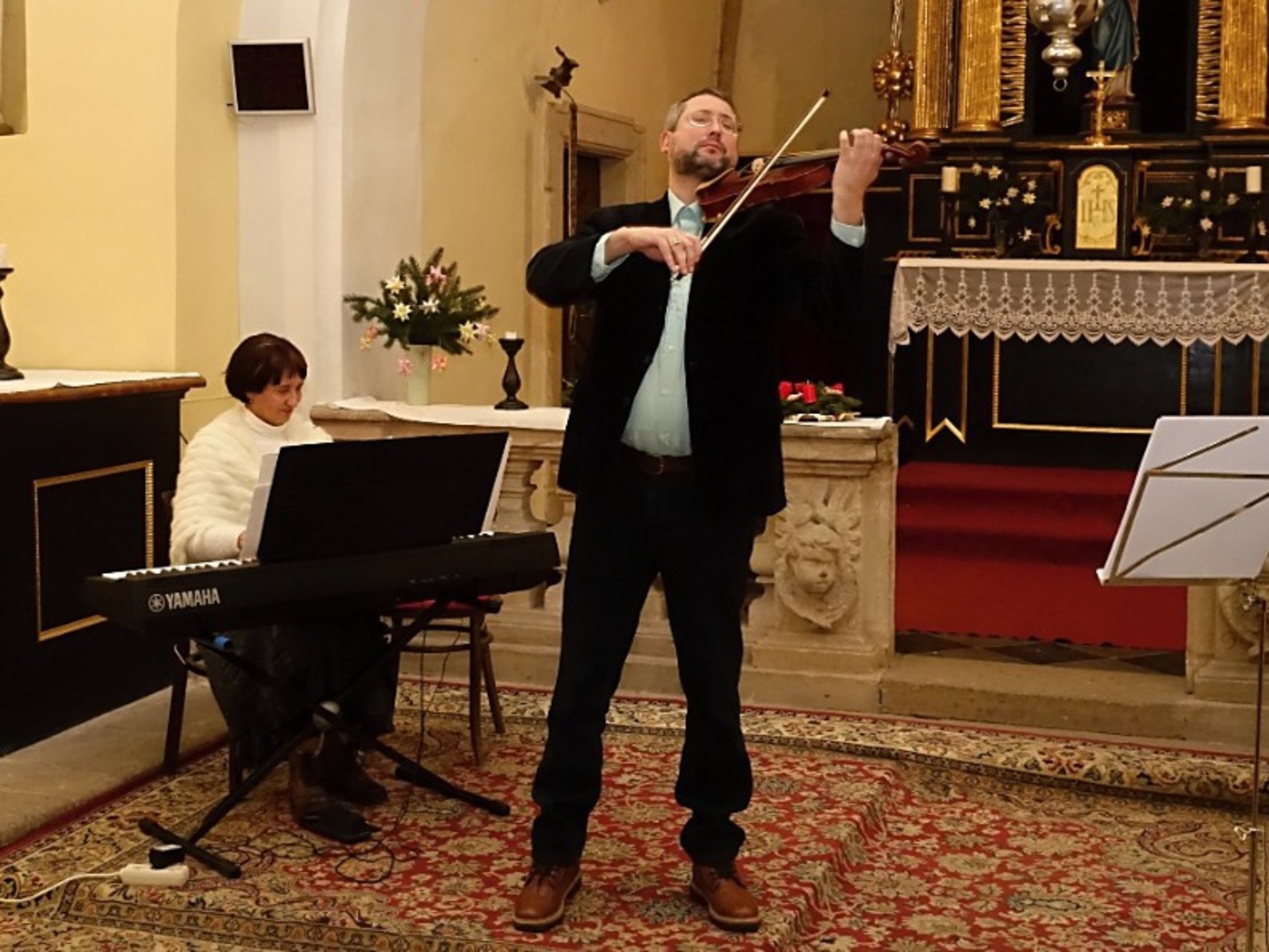 Družeckým kostelem zněla hudba v podání Tria di Praga - Kladenský deník