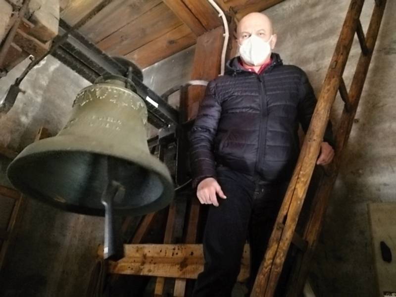 K pietě se připojili také Libušínští. V tamním kostele ovládá zvony elektronika. Na snímku starosta Vladimír Eichler.