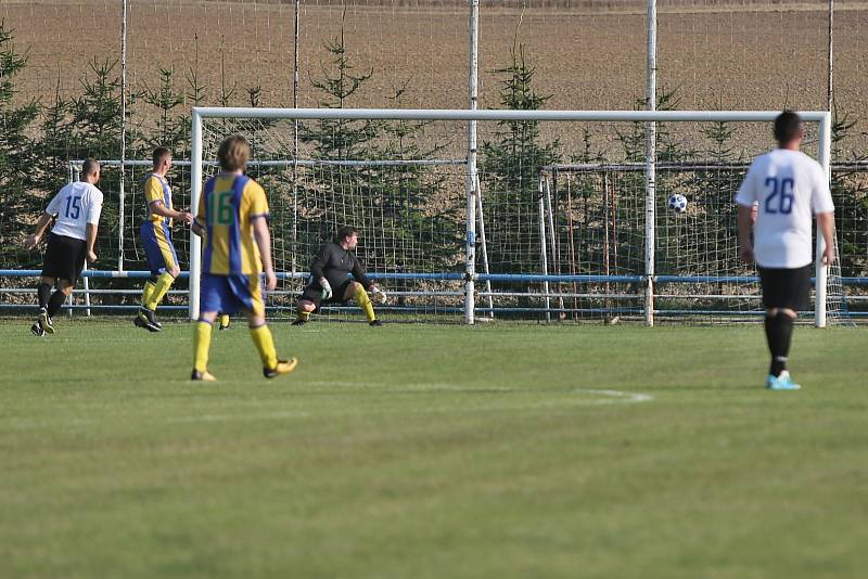 Bratronice - Sýkořice 3:0, 11.ročník "Memoriál Ládi Oliče" pořádaného AFK Bratronice. 8. 8. 2020