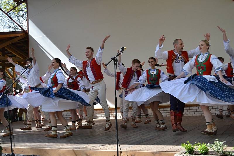 Středočeský folklorní festival Tuchlovická pouť se konal počtyřiadvacáté.