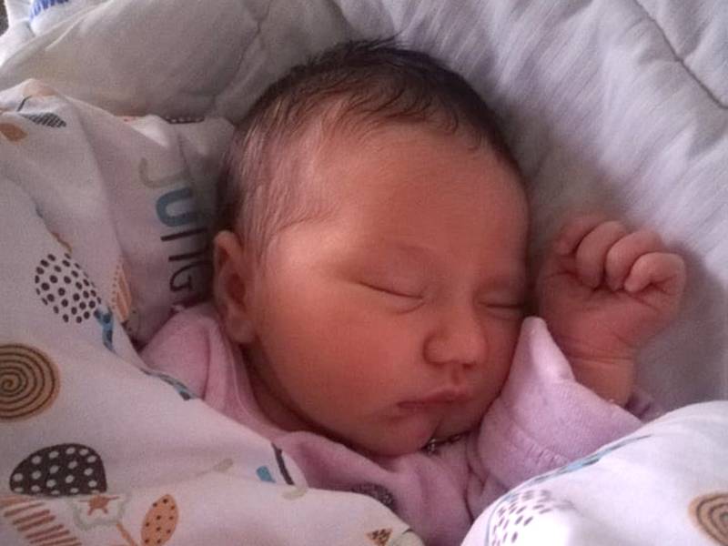 Eliška Holasová, Nové Strašecí. Narodila se 7. března 2020. Po porodu vážila 3,76 kg a měřila 50 cm. Rodiče jsou Nikola a Martin Holasovi. (porodnice Rakovník)