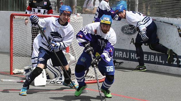 Alpiq obhájil titul! // Alpiq Kladno - HBT Vlašim 4:1, poslední zápas play off, CCM Extraliga hokejbalu 2014-2015, 31.5. 2015