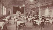 Interiér dnešní restaurace U Meisnerů na snímku z roku 1916.