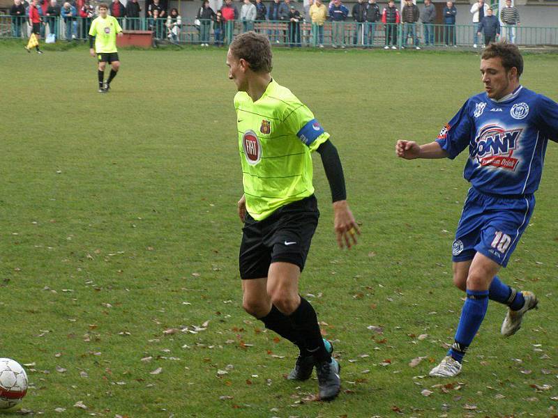 Kladno B - Přední Kopanina 2:3, Hartman atakuje exkladenského Nedvěda