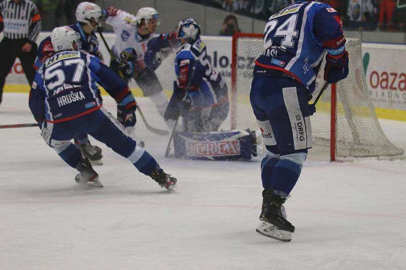 Kladno (v bílém) hostilo v hokejové extralize Kometu Brno.