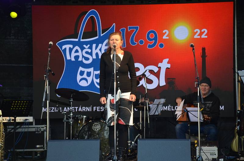 Taška Fest v areálu Mayrovky.