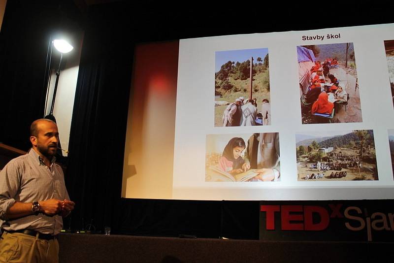 TEDx ve slánském kině - šet osobností, šest příběhů, které pomáhají měnit svět.